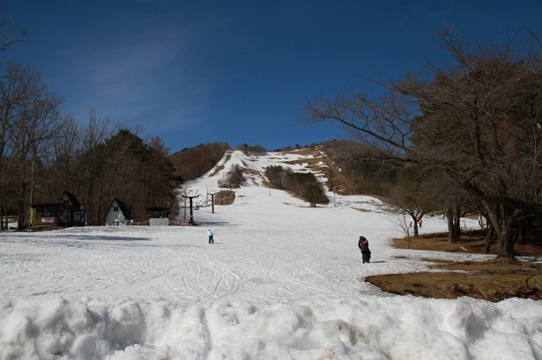 泉ヶ岳スキー場 ゲレンデ 親子