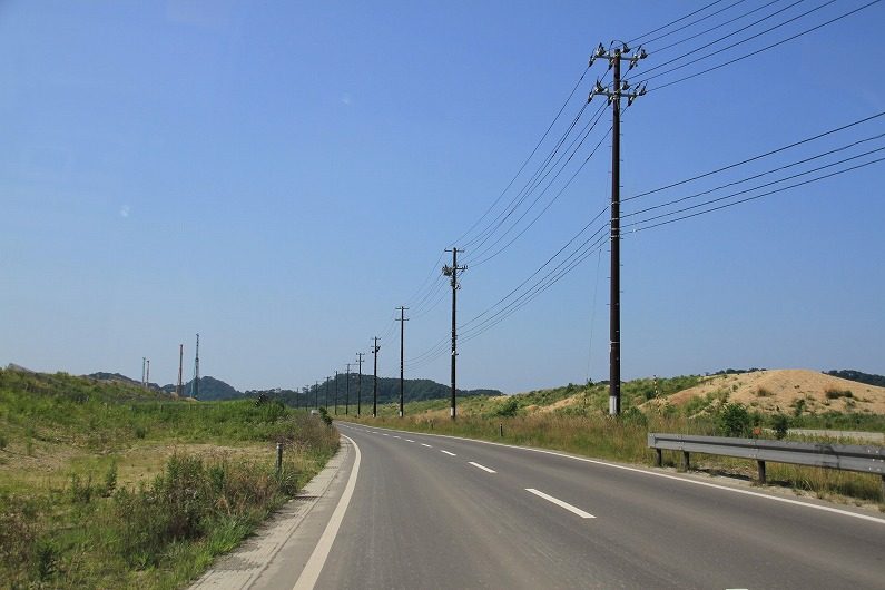 東松島市の野蒜海岸沿いの道路